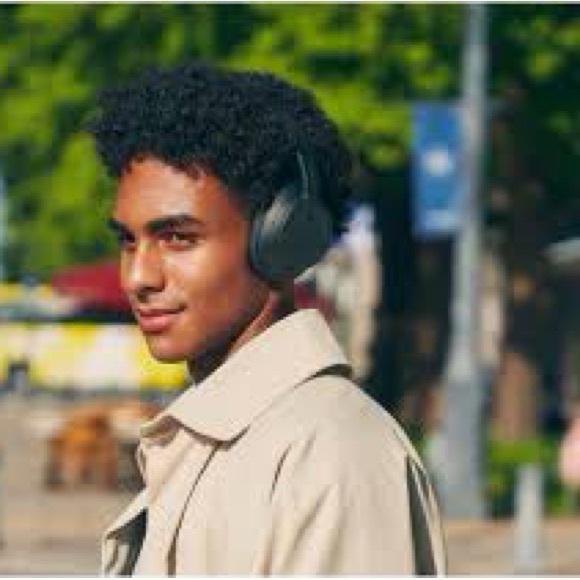 NWT Sony - WHCH720N Wireless Noise Canceling Headphones - Black - Picture 3 of 10